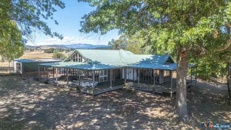 Build Your Dream Home on 3.5 Acres in Mudgegonga with Stunning Views