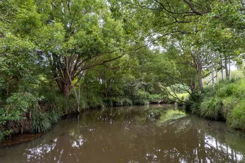 'Cool Waters' - Immaculate Residence Amid Gorgeous Gardens