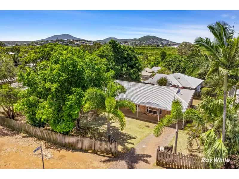 Cozy 3 Bedroom Home in Taranganba - Close to Cedar Park Shopping Centre