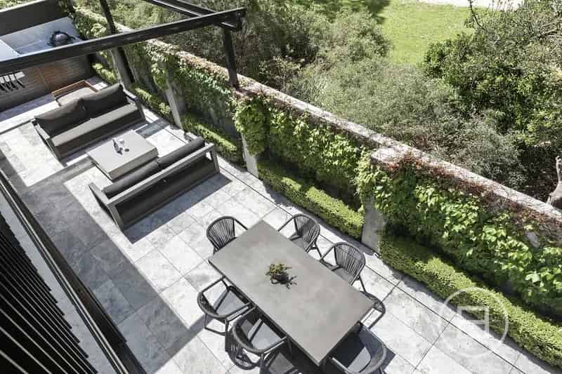 Luxury Town Residence for Sale in Desirable Melbourne Neighbourhood