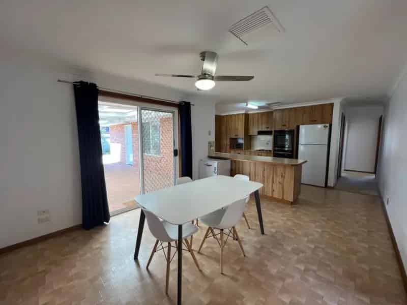 Great Family Home And Location