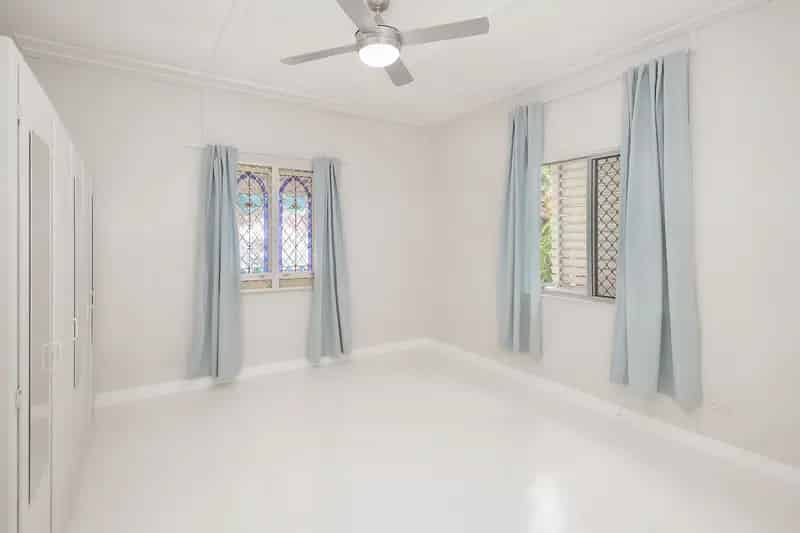 CHARMING HOME WITH POOL