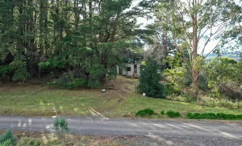 HOLIDAY CAMPING BLOCK HIGH IN THE HILLS- 25 ACRES OF FREEDOM