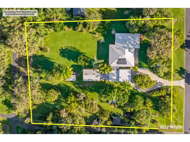 Spacious Family Retreat Backing Onto Yeppoon Golf Course & Rail Trail