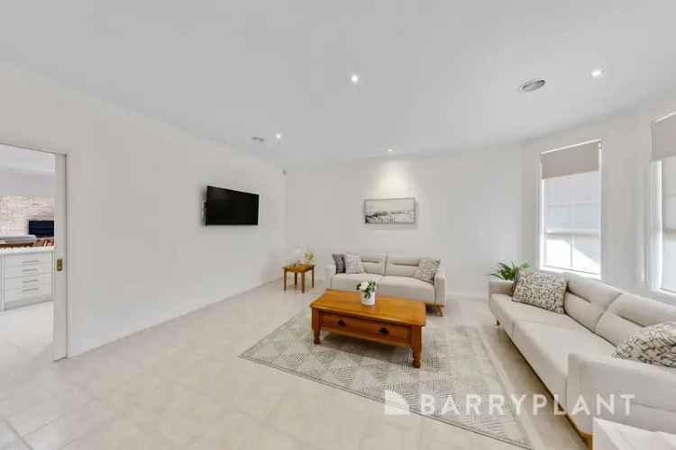 Spacious Family Home Near Keilor Plains Station