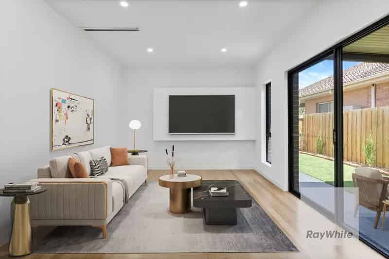 Buy townhouse in Fawkner with modern features and no body corporate
