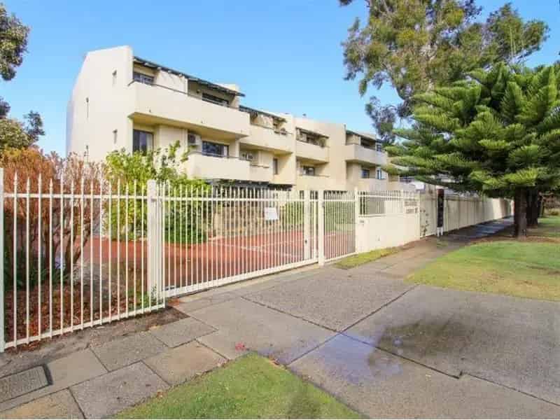 ** 6 Month Lease Only **
Enjoy The South Perth Resort Lifestyle