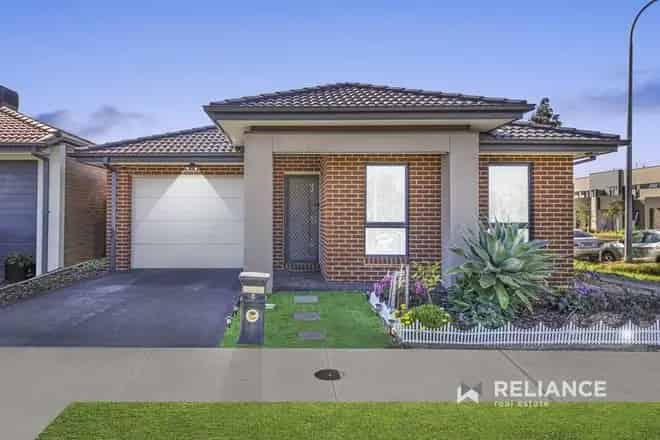 House For Sale , 4, Crotona Way, Melbourne, Victoria