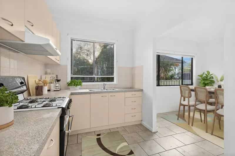 Lease 3 Bedroom Home in Towradgi with Spacious Backyard