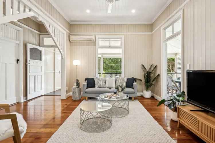 Stunning Queenslander in Ideal Position