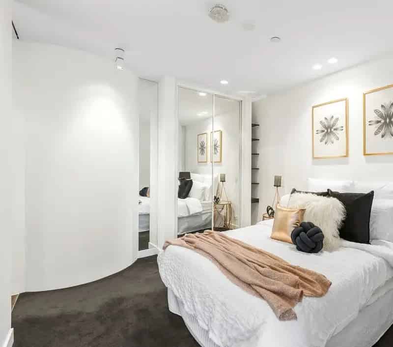 Stylish 2 Rooms Apartment for Rent in Trendy Carlton Melbourne