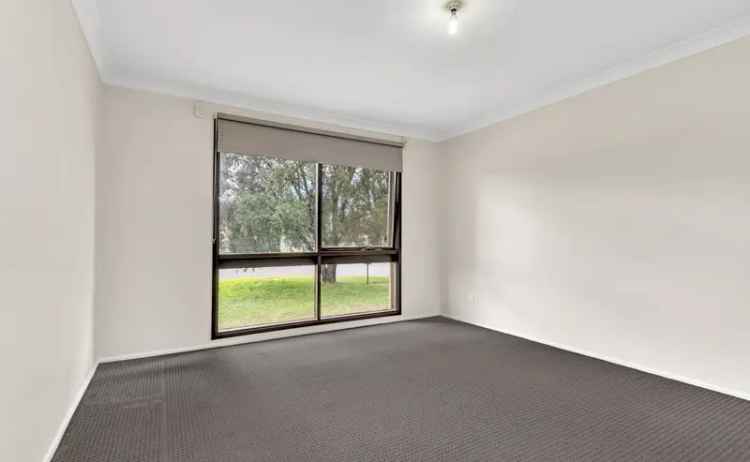 For Lease Three Bedroom Home in Richmond NSW with Garden Shed