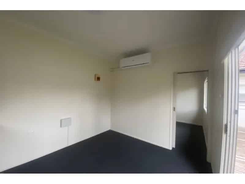 Two Bedroom Granny Flat With Air-Conditioning And Large Rear Yard