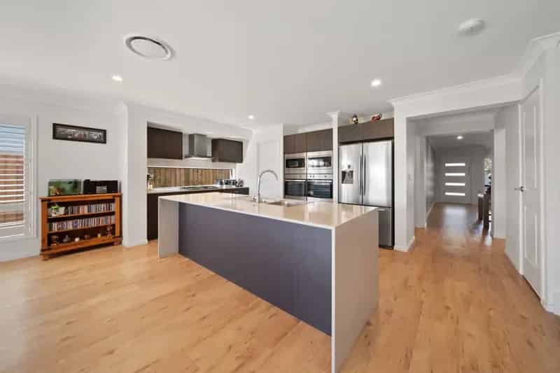 Real Estate For Lease - 25 Levy Circuit - Bridgeman Downs , QLD