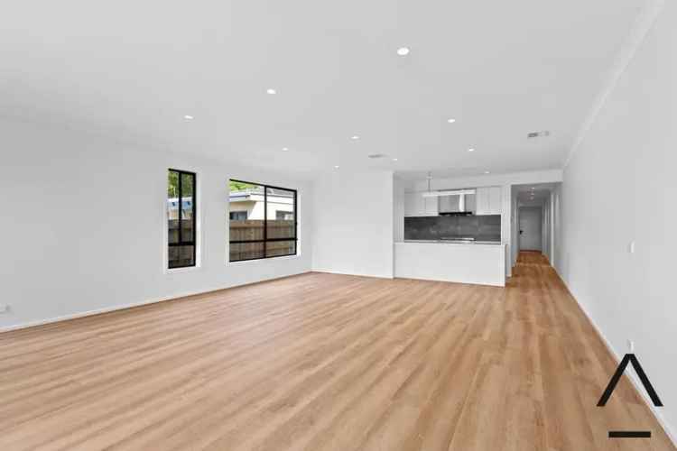 House For Lease - 14 Downward Street, Mornington VIC 3931