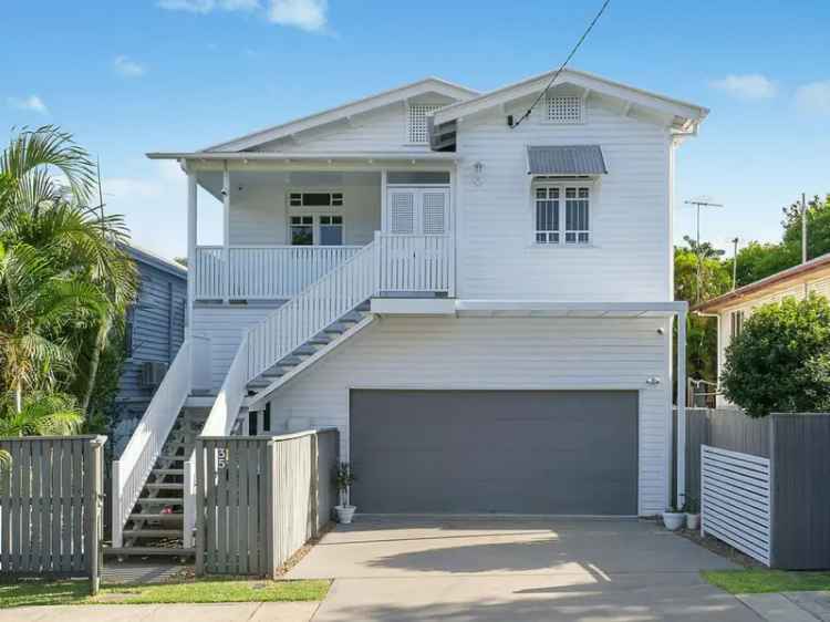 1930s Queenslander Renovation 5 Beds 3 Baths Gourmet Kitchen Large Backyard