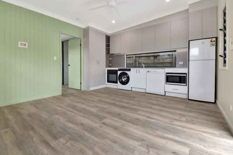 Rent Modern Unit in Palmwoods with Courtyard and Air Conditioning