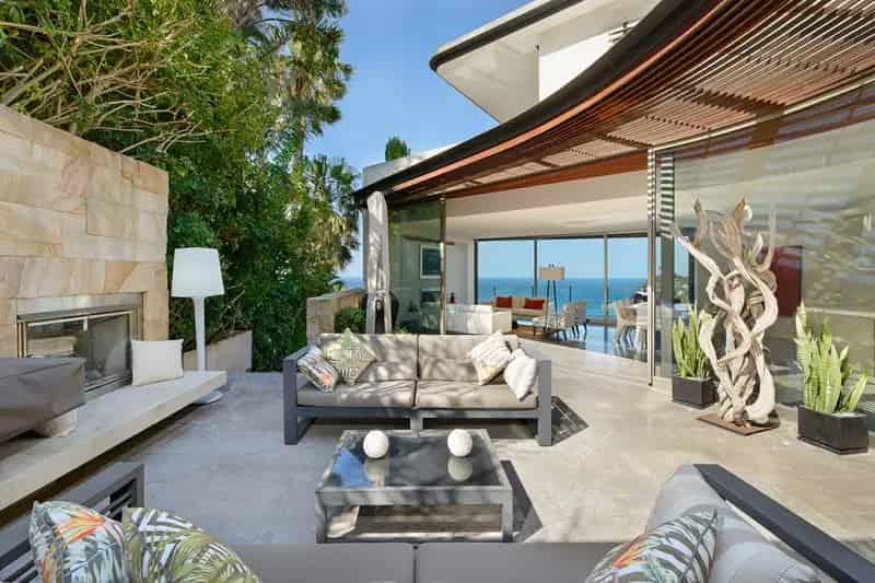 Rent contemporary home with ocean views Whale Beach