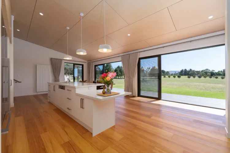 Buy Luxury Family Home on Acreage in Armidale with Panoramic Views