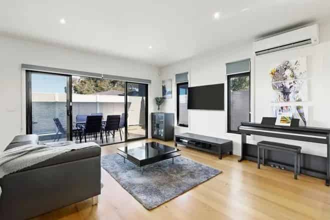 House For Rent , 37, Hillside Grove, Melbourne, Victoria