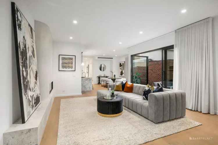 Stunning Contemporary Home with City Views Templestowe