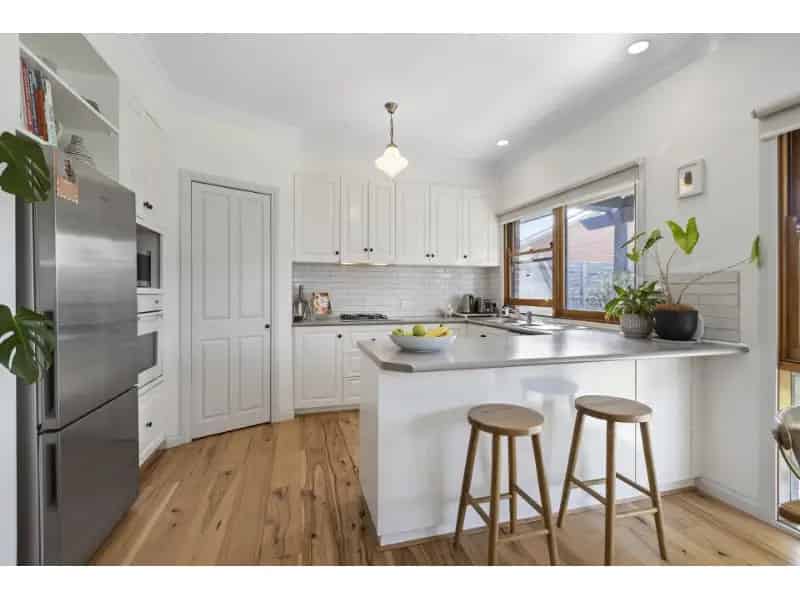 3 Bedroom Home In Perfect Location!