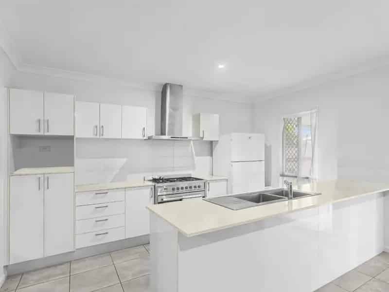 Luxurious Lifestyle Living  - Bluewater Estate!