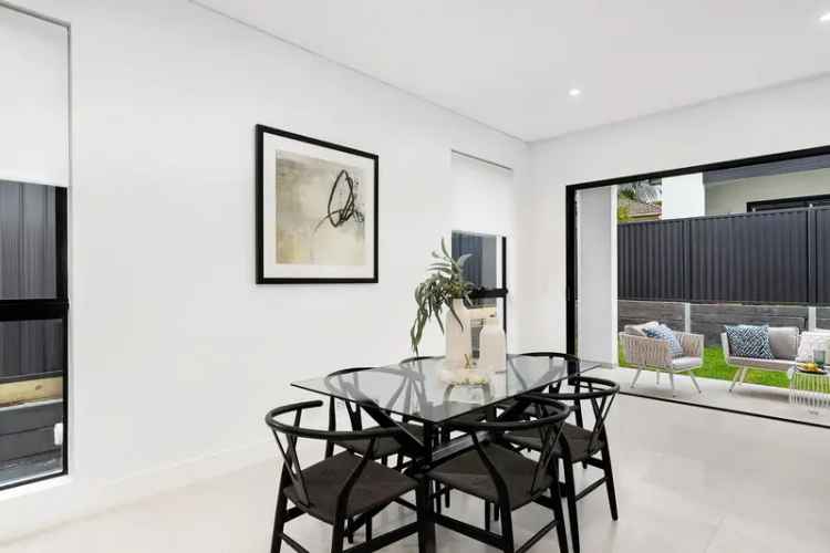 5 Bedroom Duplex House 465m2 Sydney Modern Gourmet Kitchen