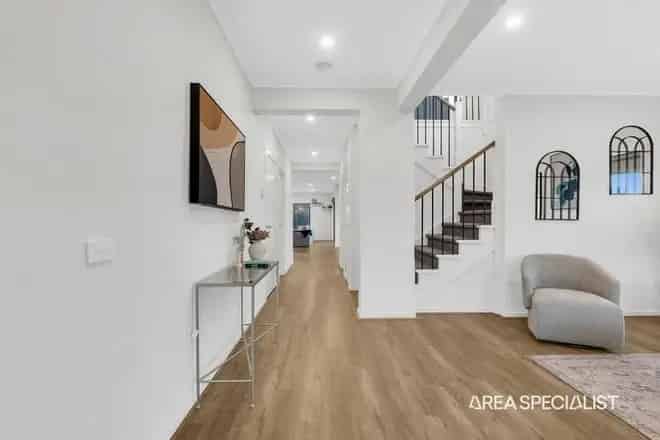 House For Sale , 92, Tanglewood Boulevard, Melbourne, Victoria