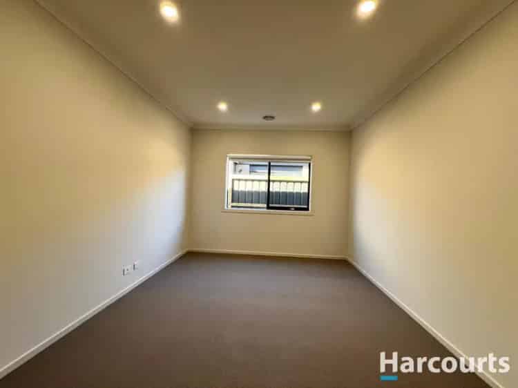 Spacious and Affordable 4-Bedrooms Home for Lease!