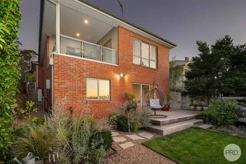 Spectacular City Views & Exceptional Quality - 606 Laurie Street