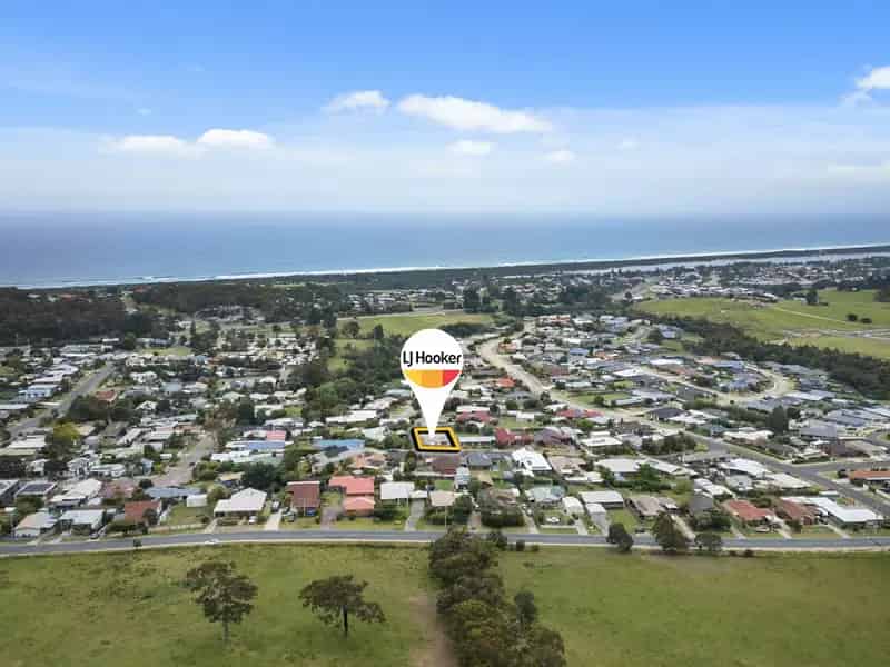 House For Sale , 12, Ewing Court, Lakes Entrance, Victoria
