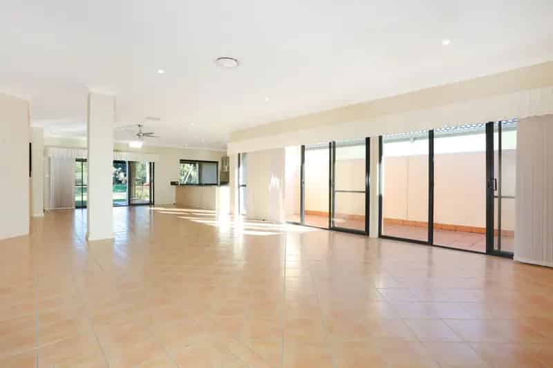 8383 Magnolia Drive East, Hope Island QLD 4212 - House For Lease