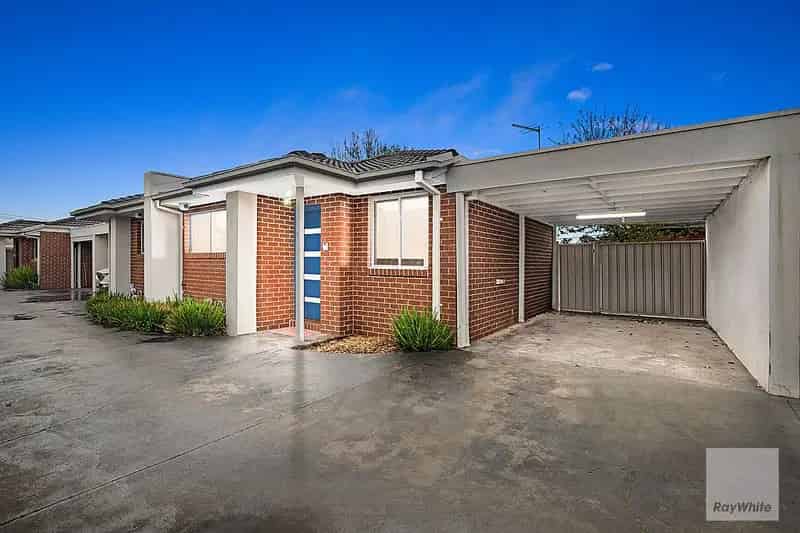 Rent 2 Rooms Apartment in Melbourne with Heritage Style and Stunning Views