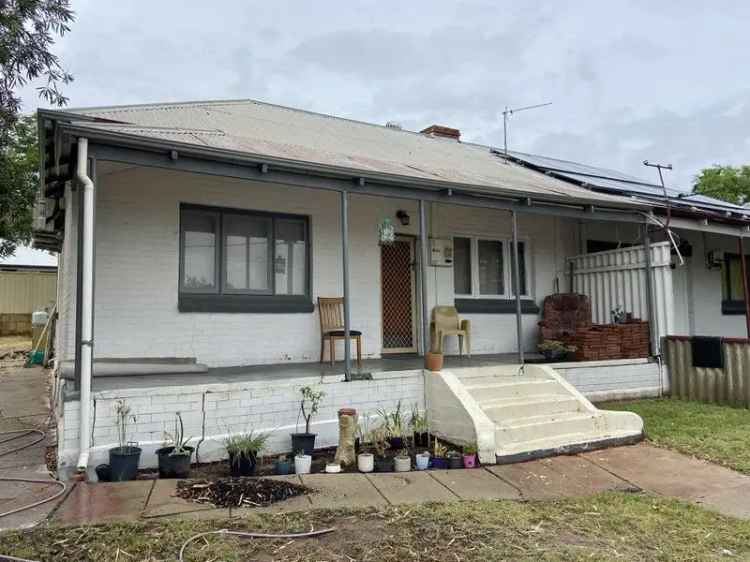 2 Bed 1 Bath Home 597sqm Block First Home Investors