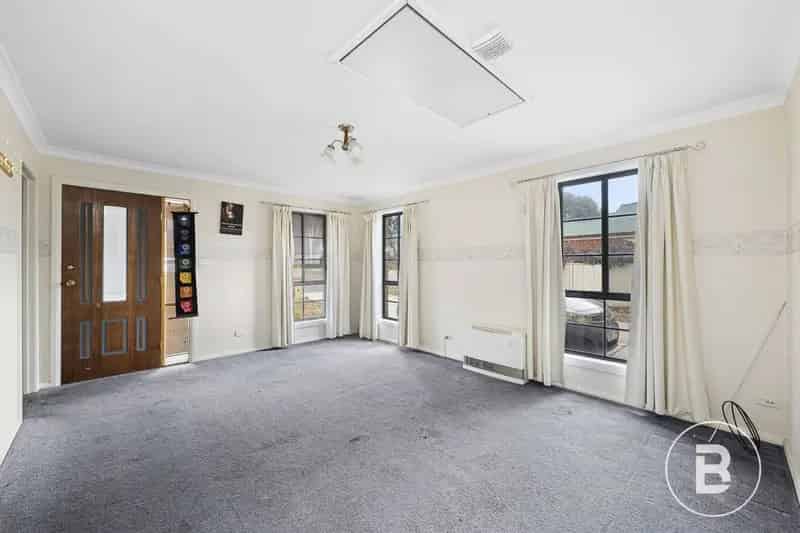 House For Sale , 9, James Drive, Ballarat, Victoria