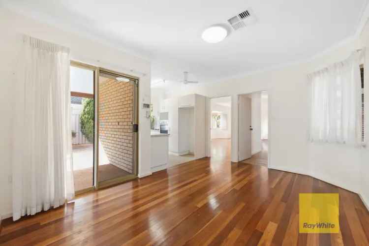 Cottesloe Light-Filled Home 2 Bed 1 Bath