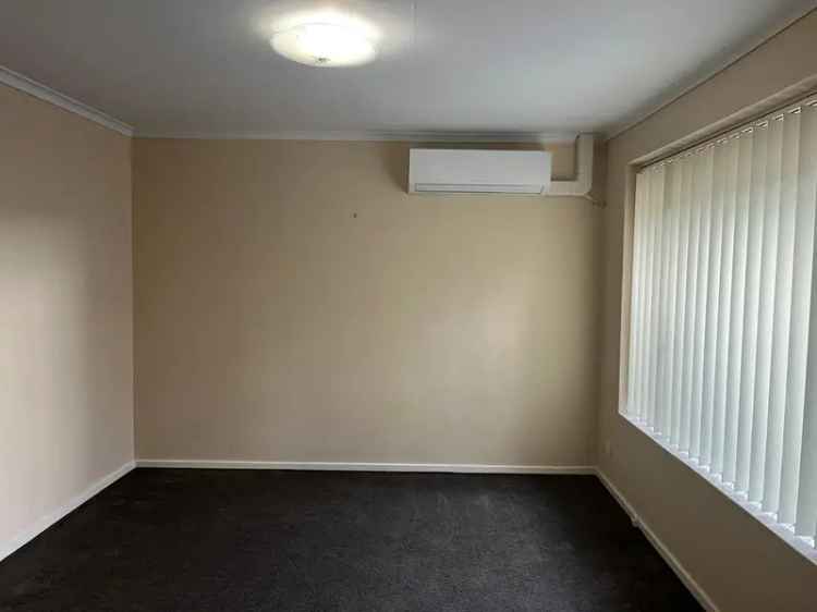 1 Bedroom Apartment in Melbourne - Spacious 180m2