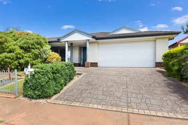House For Rent , 6, Windsor Gardens, Melbourne, Victoria