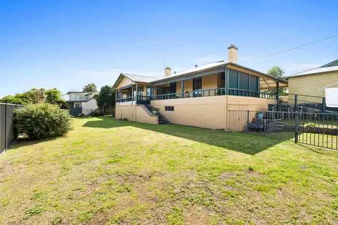 Federation Home Classic Finishes Soaring Ceilings Bay Windows French Doors Verandahs