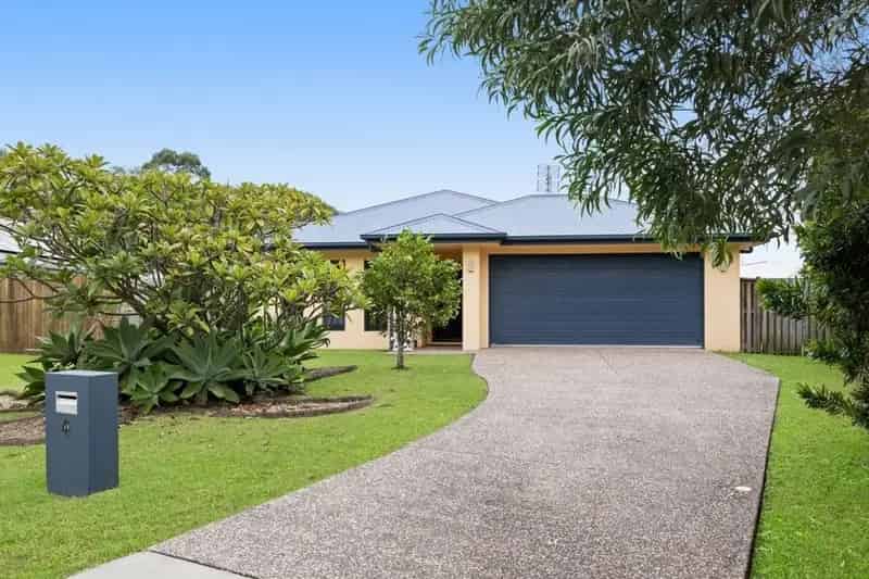 House For Sale - 4 Swiftlet Place, Forest Glen QLD 4556