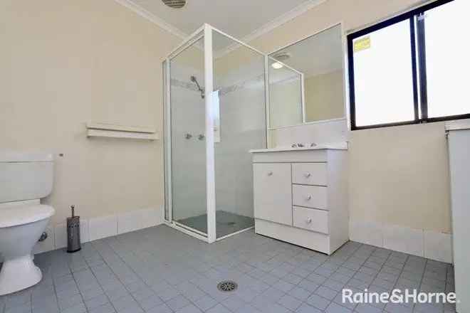 House For Rent in Bathurst, New South Wales