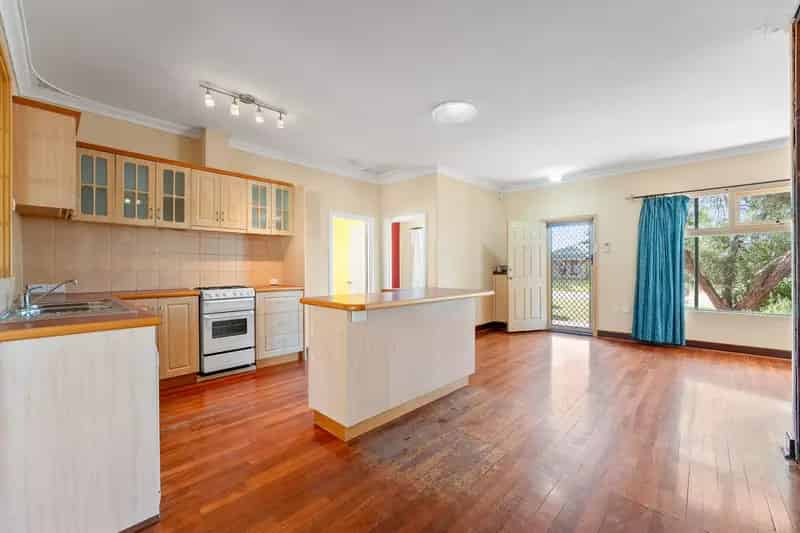 Buy Beach House in Waikiki with Large Workshop and Garden