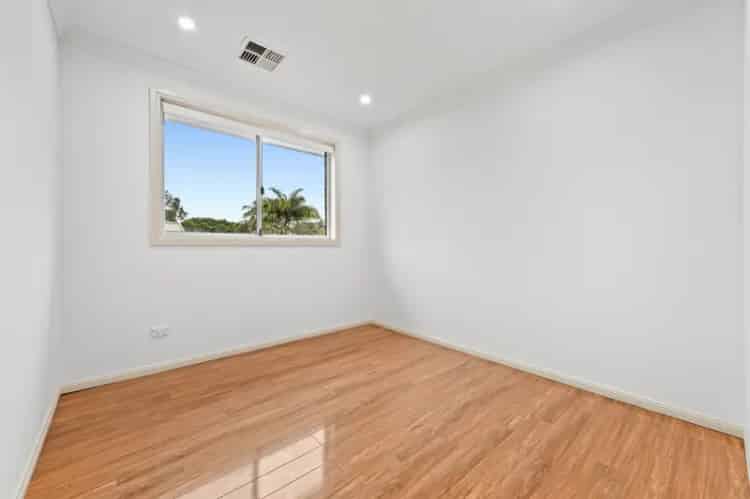 Real Estate For Lease - 32 Portia Road - Toongabbie , NSW