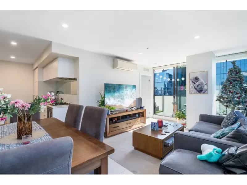 Fully Furnished 2 Bedroom Apartment In The Heart Of Southbank!