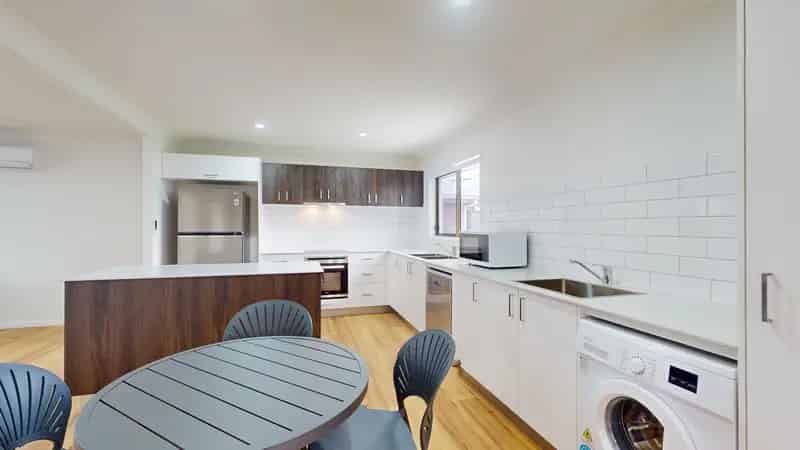 Completely Renovated Full Furnished Ensuite Room