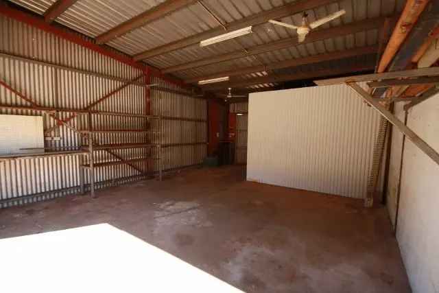 Great little Industrial Shed & Yard in LIA