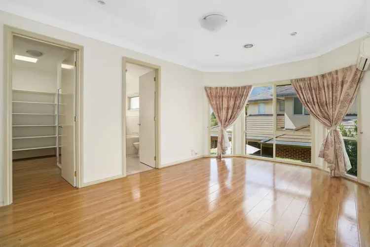 5 Bedroom House in Mount Waverley