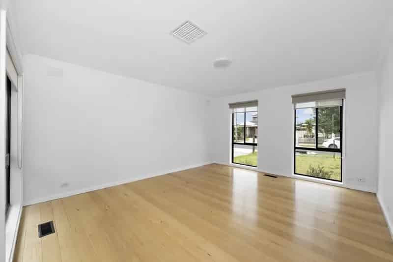 2 rooms house of 181 m² in Melbourne
