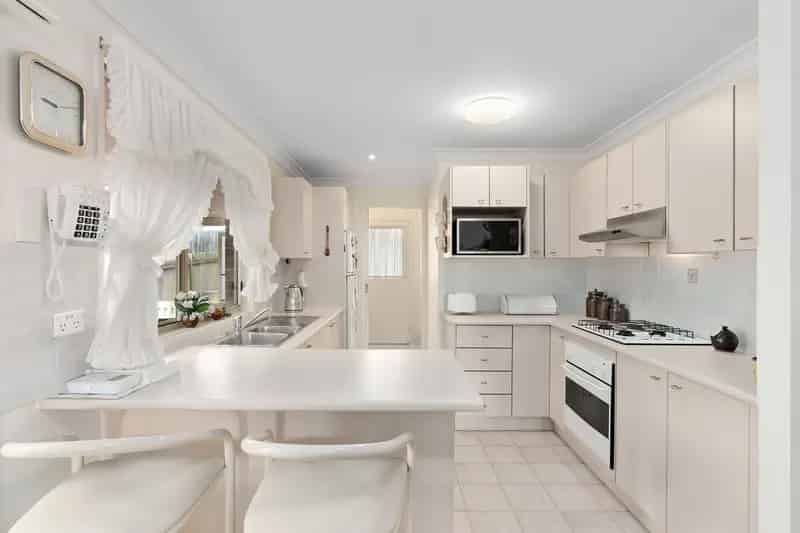 Real Estate For Lease - 6 Fernhill Avenue - Hamlyn Terrace , NSW